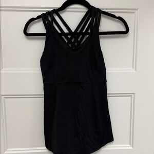 Lululemon workout top size 6
